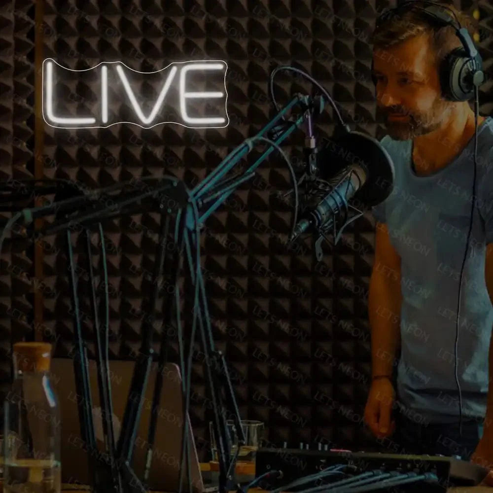 Live Neon Sign Lets Neon