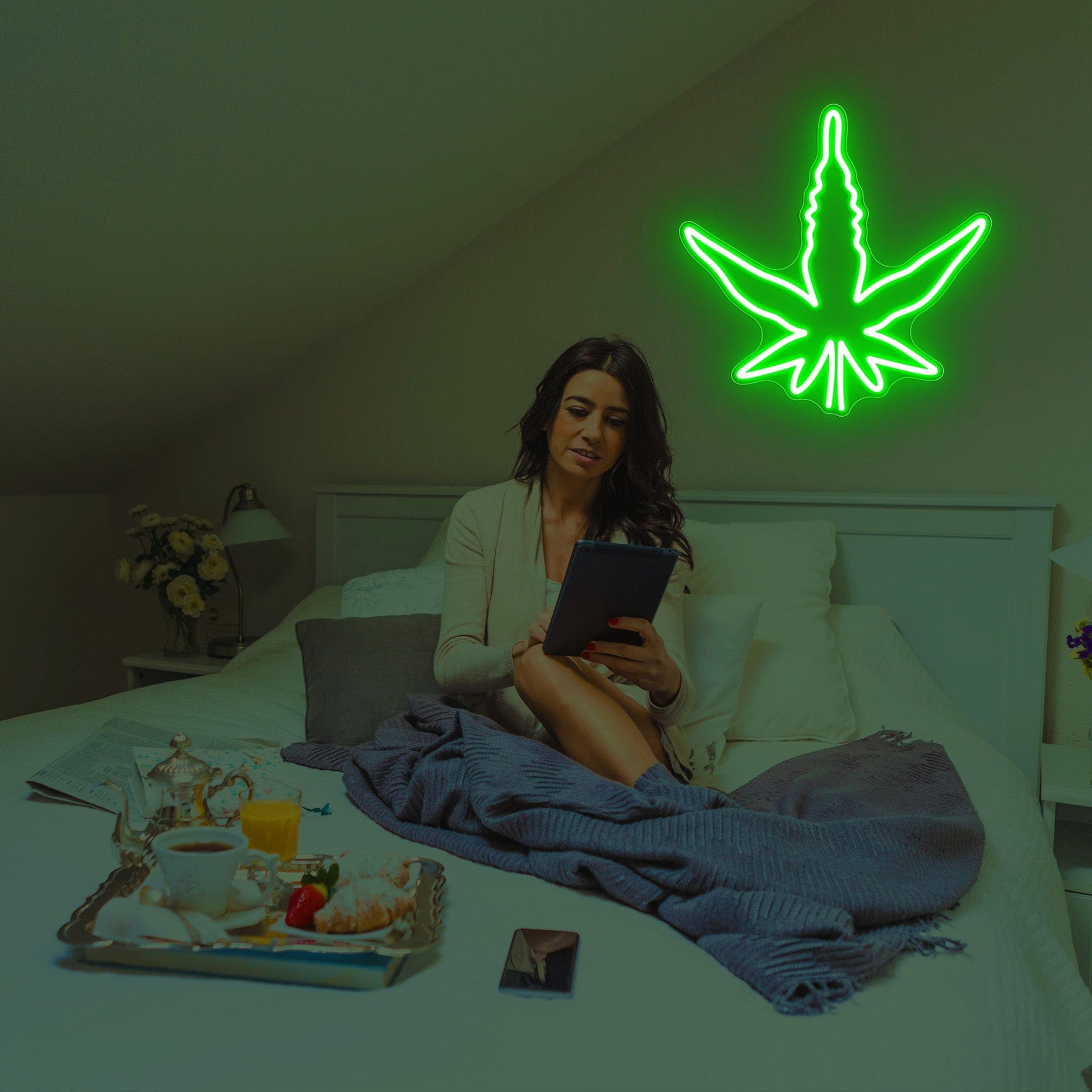 Marijuana Neon Sign Lets Neon